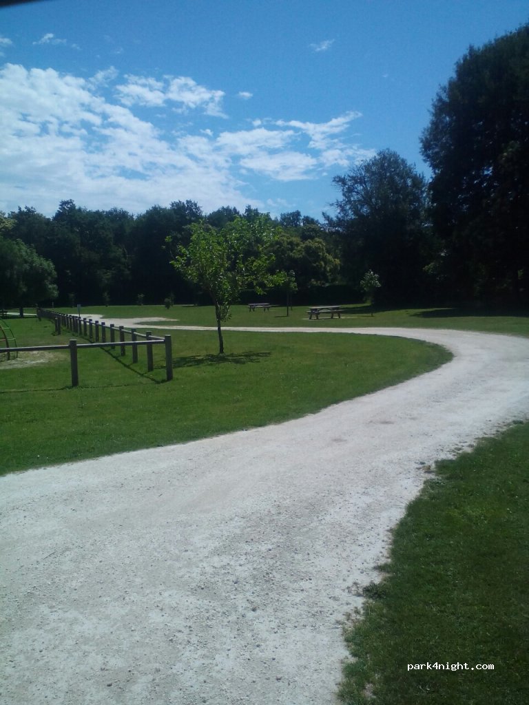 (17770) Brizambourg - Chez Jouet — foto 2