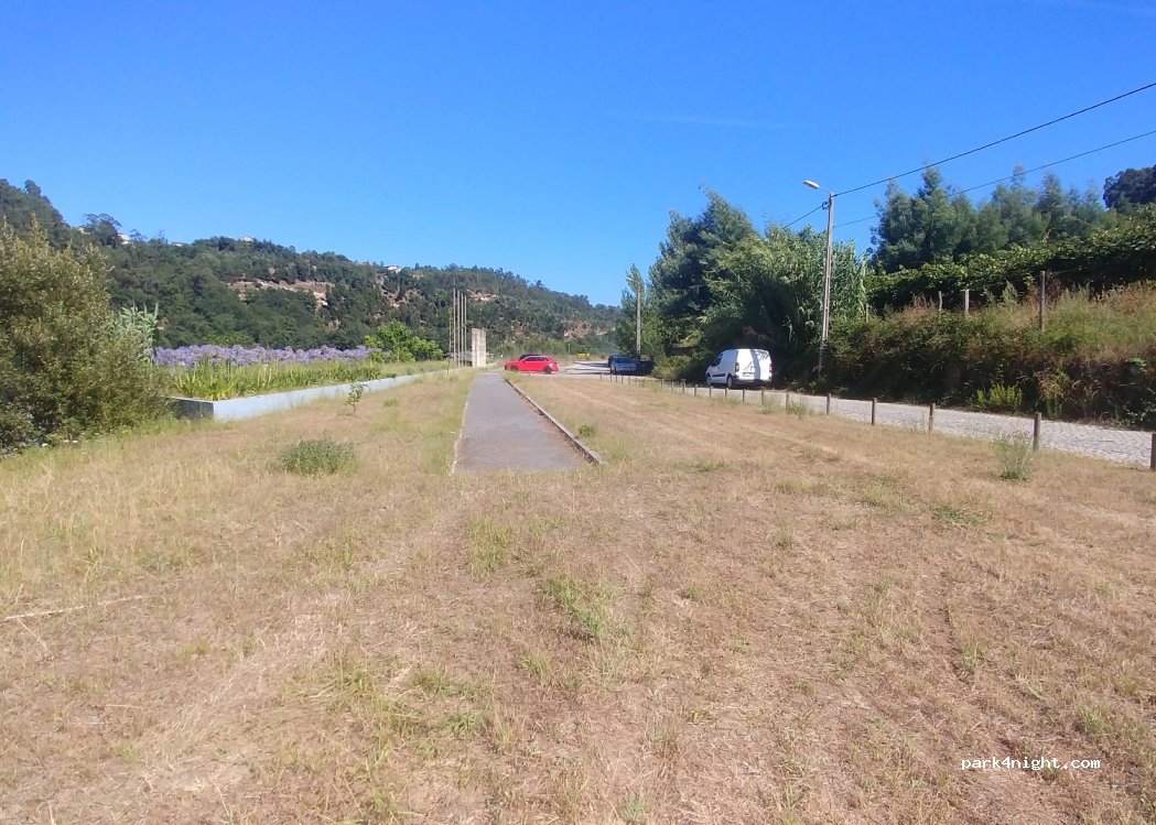 (4550) Santa Maria de Sardoura - Rua Nova de Boure — foto