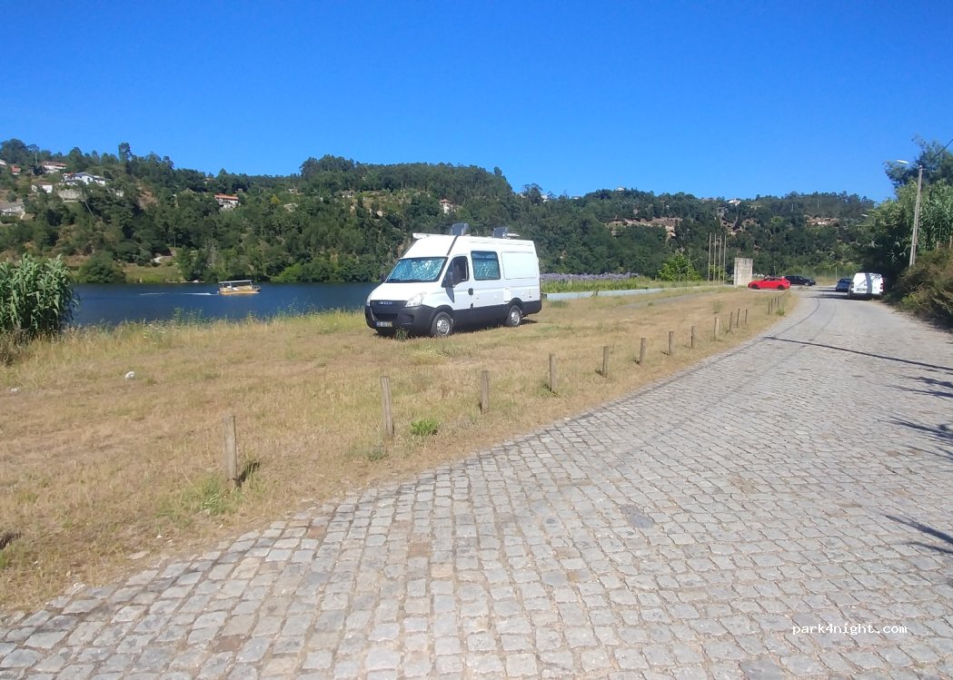 (4550) Santa Maria de Sardoura - Rua Nova de Boure — foto 3