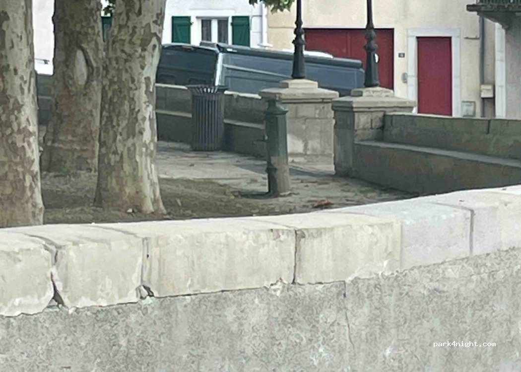 (64400) Oloron-Sainte-Marie - 13 Place Saint-Pierre — foto