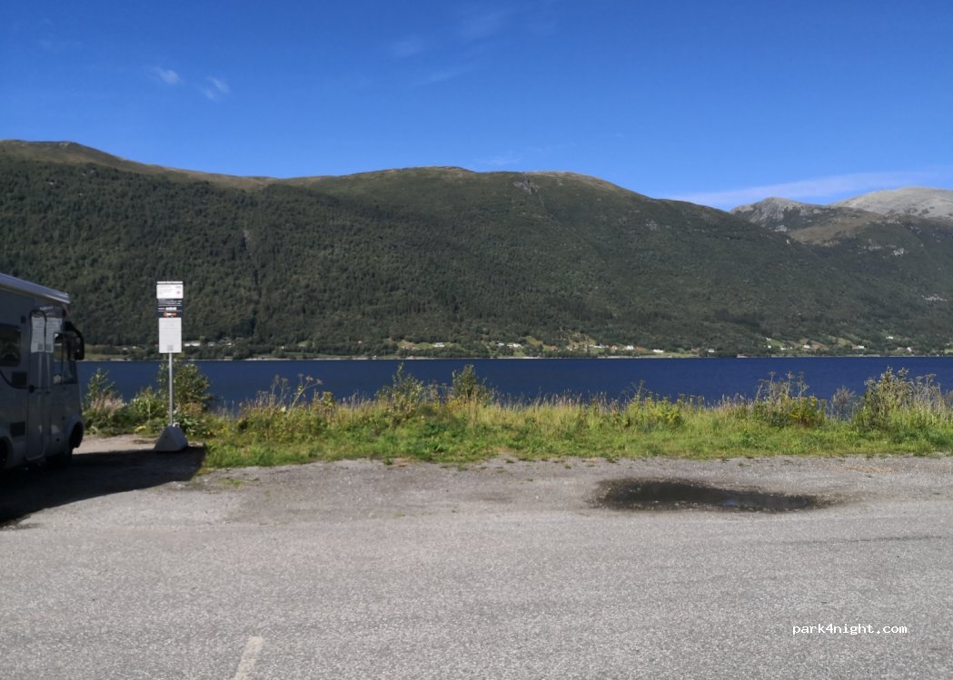 (6300) Åndalsnes - Unnamed Road — foto