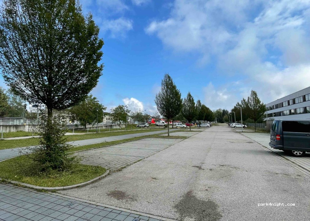 (85635) Höhenkirchen-Siegertsbrunn - 1 Kirchenweg — foto
