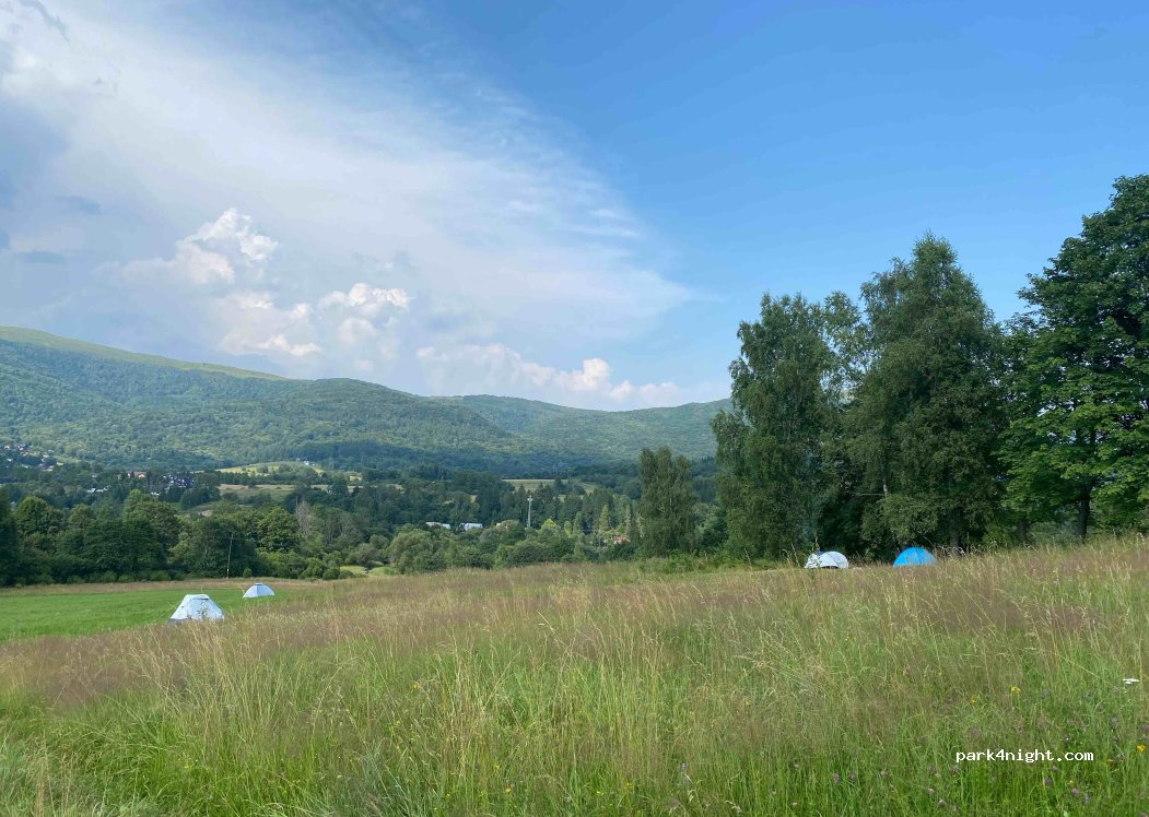 Wesoła Górka Camping4x4 pole namiotowe mini schronisko — foto