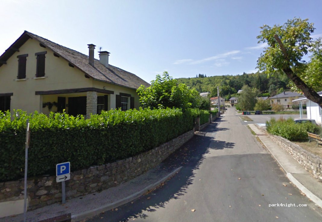 (12230) Saint-Jean-du-Bruel - Grand Rue — foto
