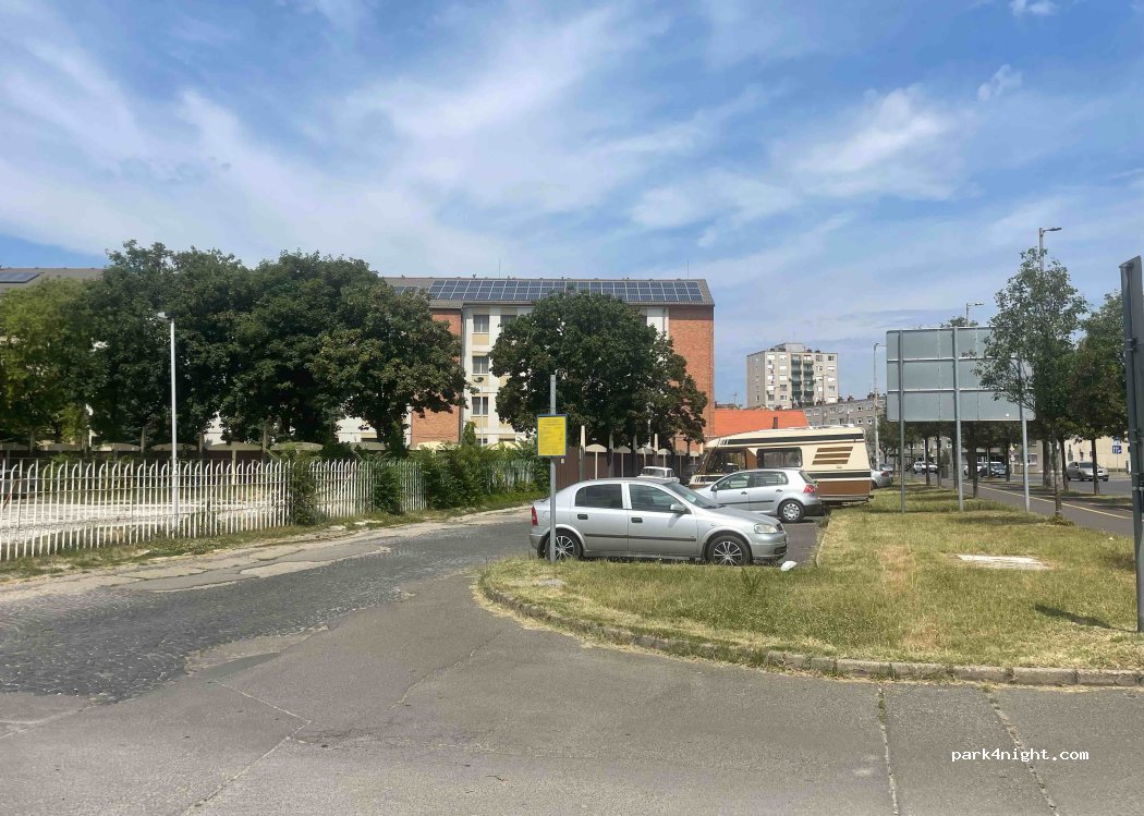 (4024) Debrecen - 17 Burgundia utca — foto 2