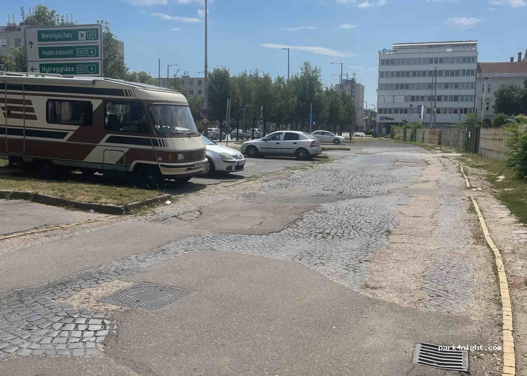 (4024) Debrecen - 17 Burgundia utca — foto 3