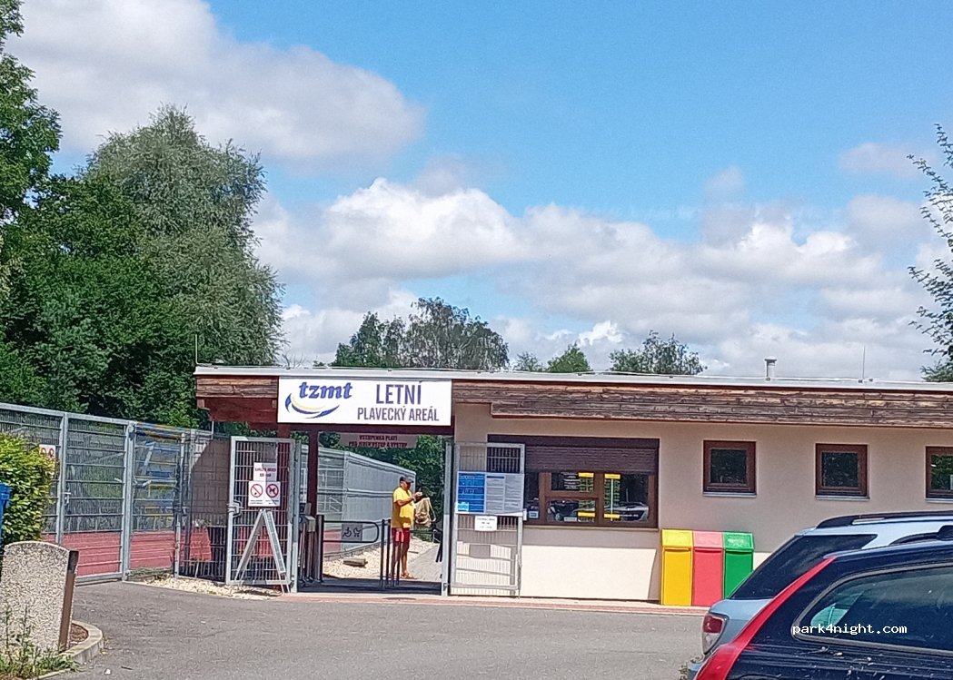 (390 03) Tábor - 3179 U Stadionu Míru — foto 4