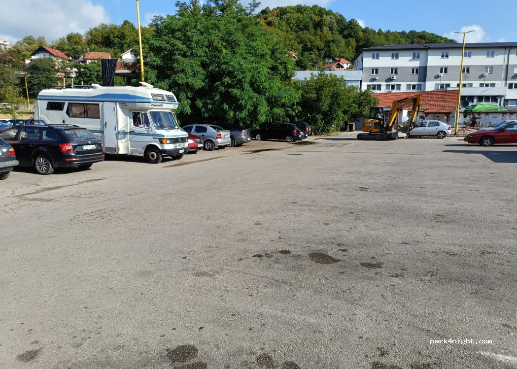 (75000) Tuzla - 40 Ismeta Mujezinovića — foto