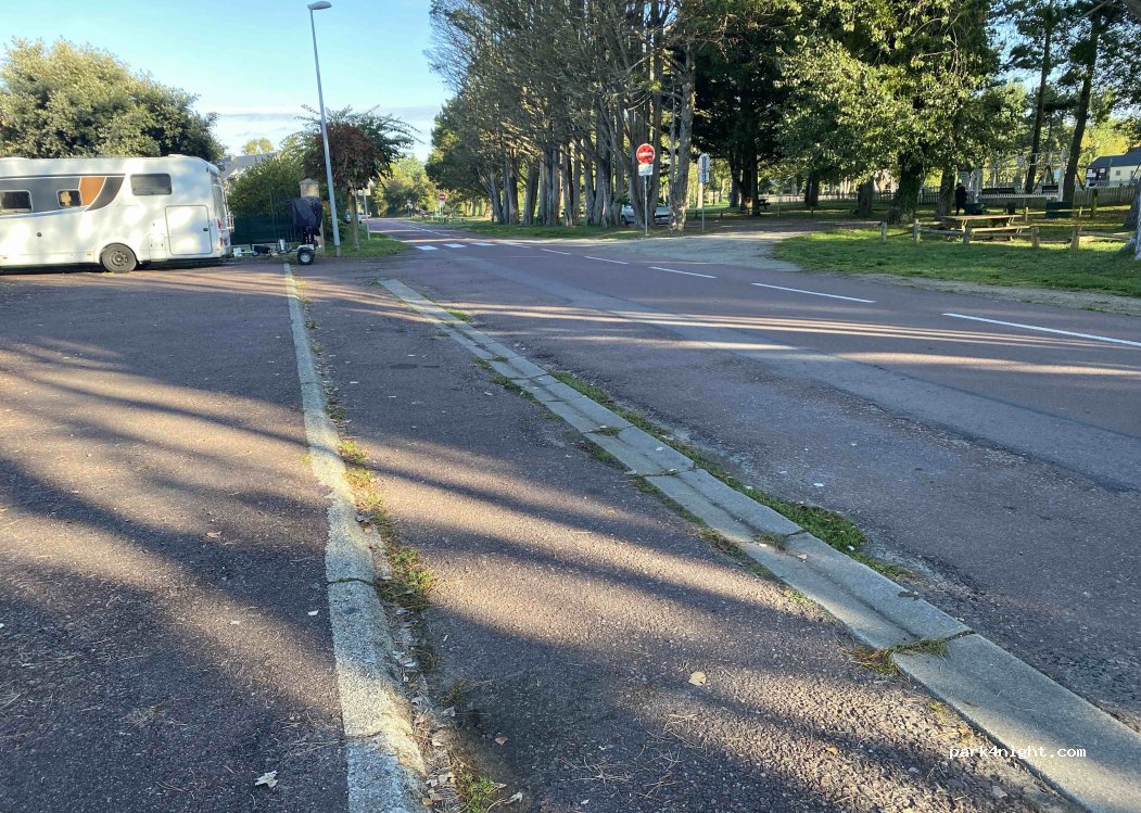 (50230) Agon-Coutainville - 39 Charrière du Commerce — foto