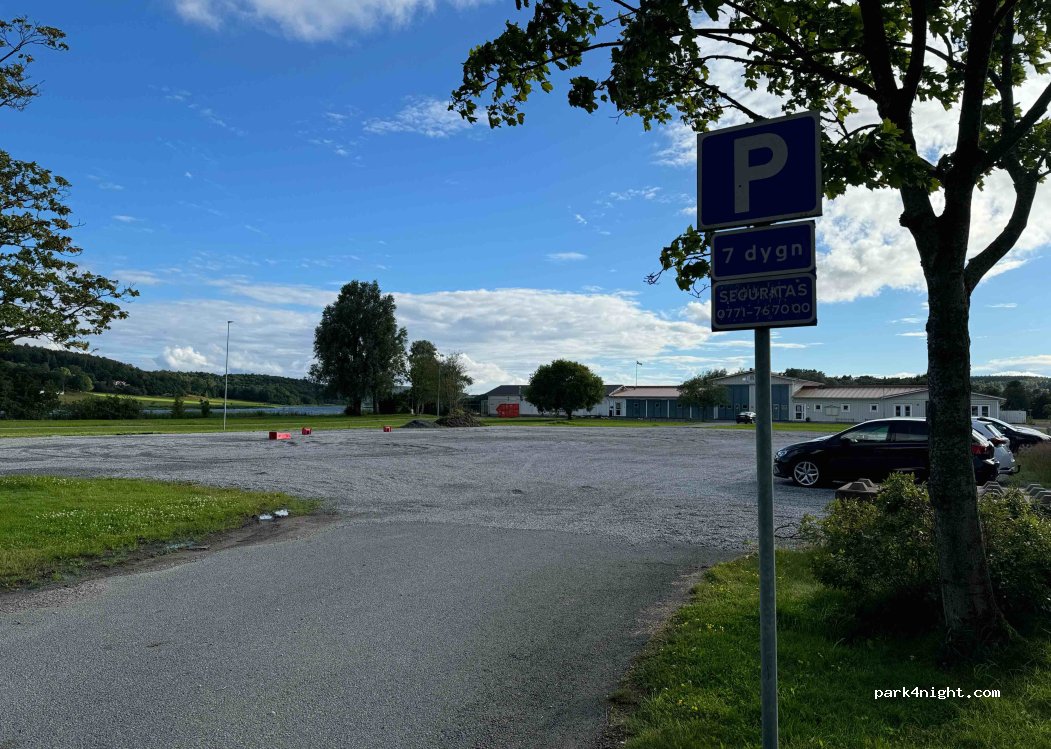 (442 35) Kungälv - 1 Simbadsgatan — foto