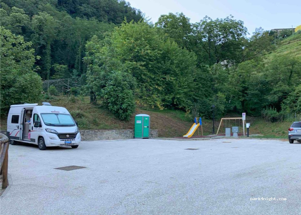 (55020) Fabbriche di Vergemoli - 4 Via Trattati Di Roma — foto