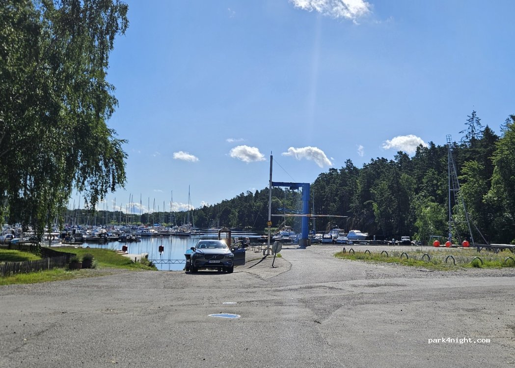 (181 47) Lidingö - 8 Bosö hamnväg — foto 2