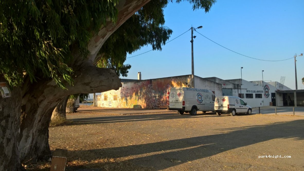 (2830) Barreiro - 11 Rua Bento de Jesus Caraça — foto
