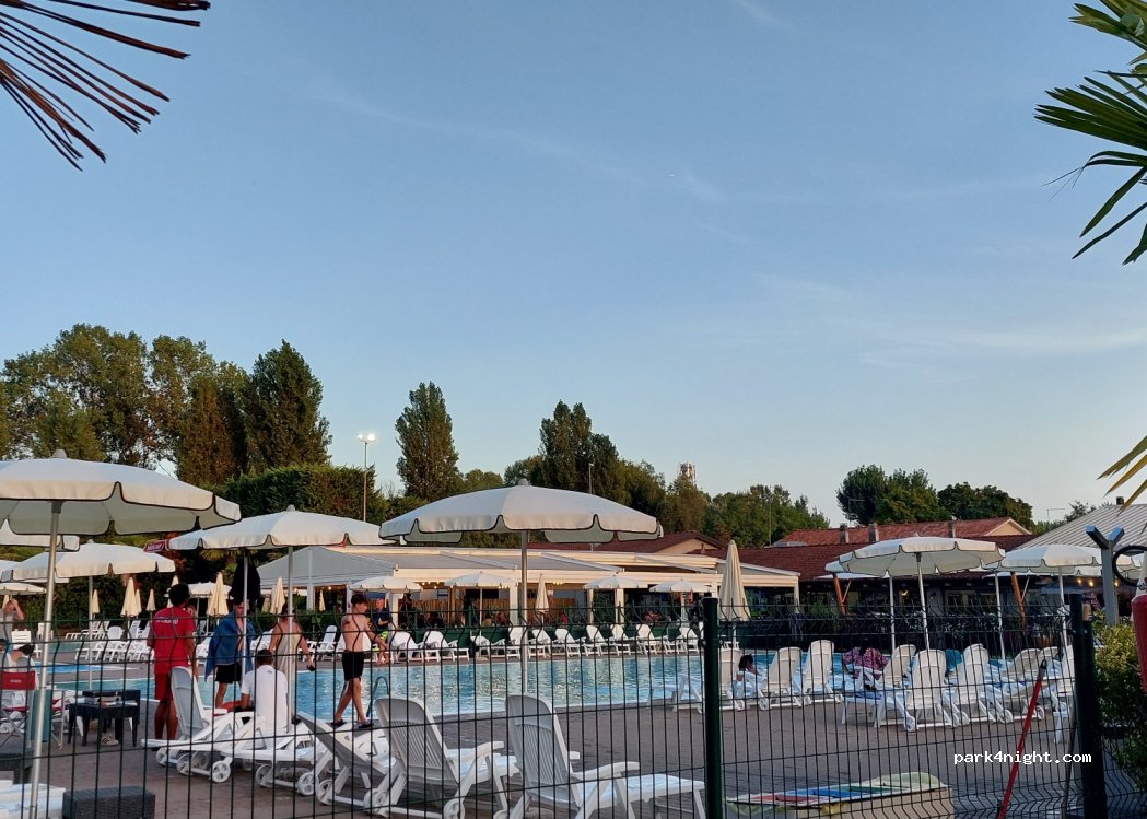 hu Venezia camping in town — foto 4
