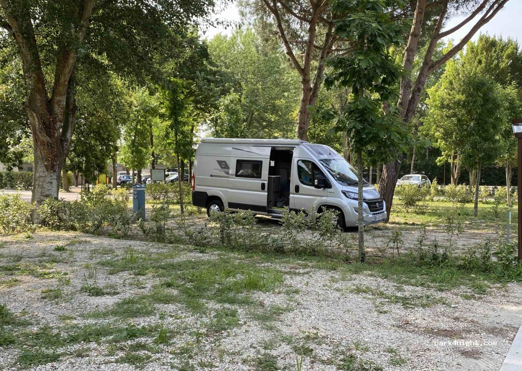 hu Venezia camping in town — foto 5