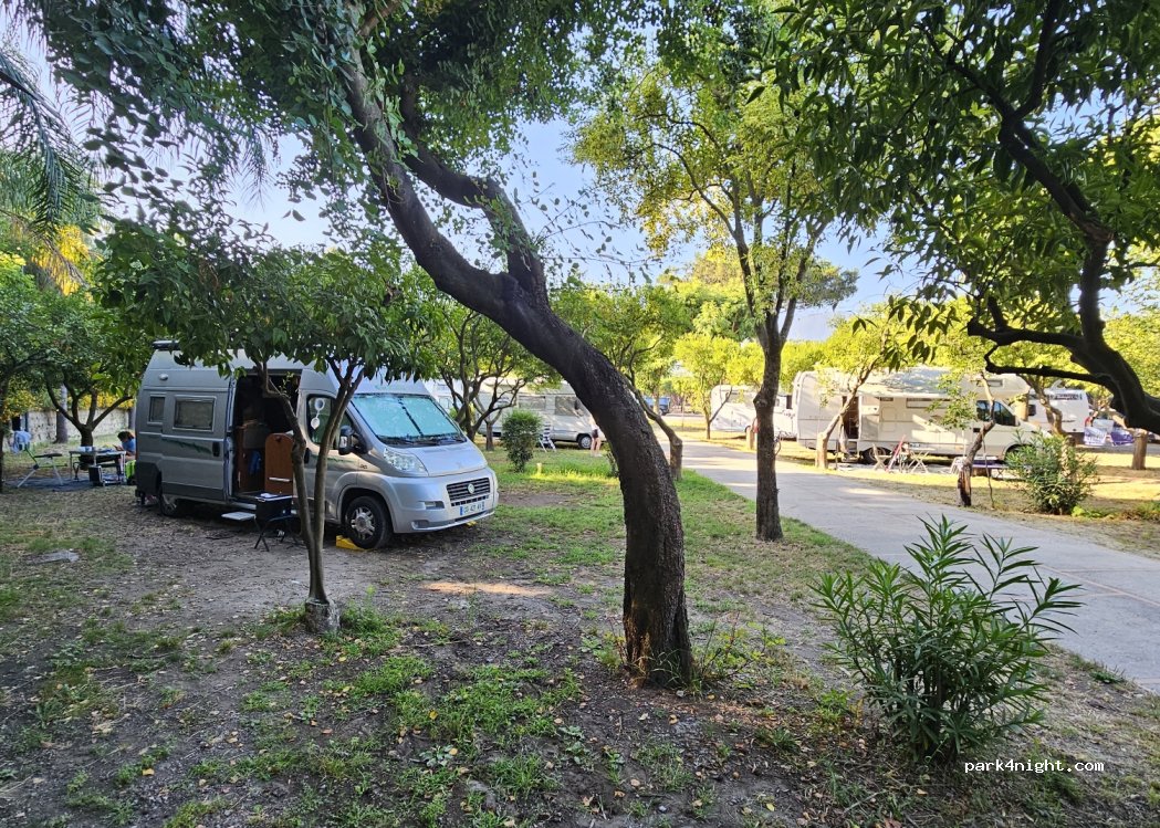 Pompei Parking Zeus — foto