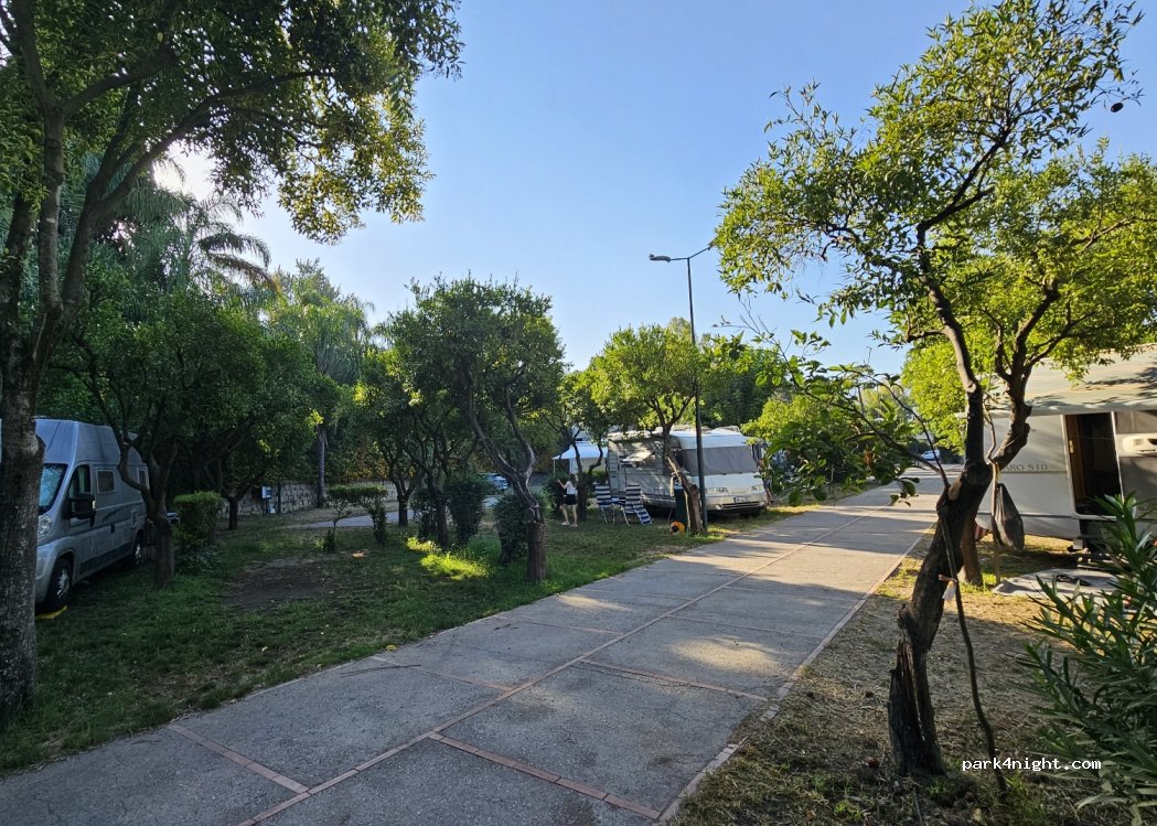 Pompei Parking Zeus — foto 2