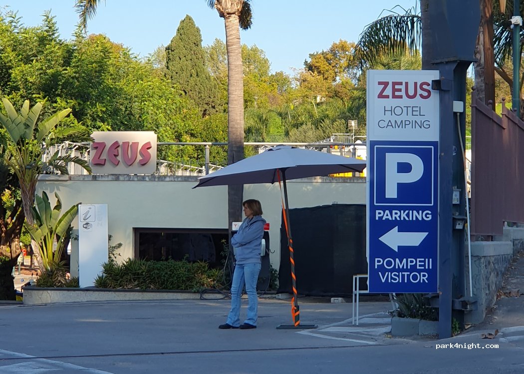Pompei Parking Zeus — foto 3