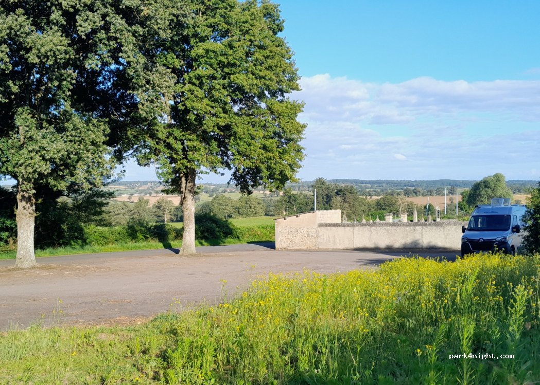 (03140) Voussac - 14 Rue du Roc — foto 2