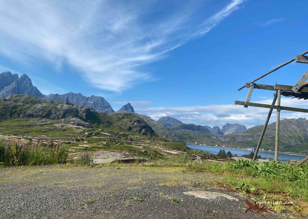 (8384) Sund i Lofoten - Unnamed road — foto