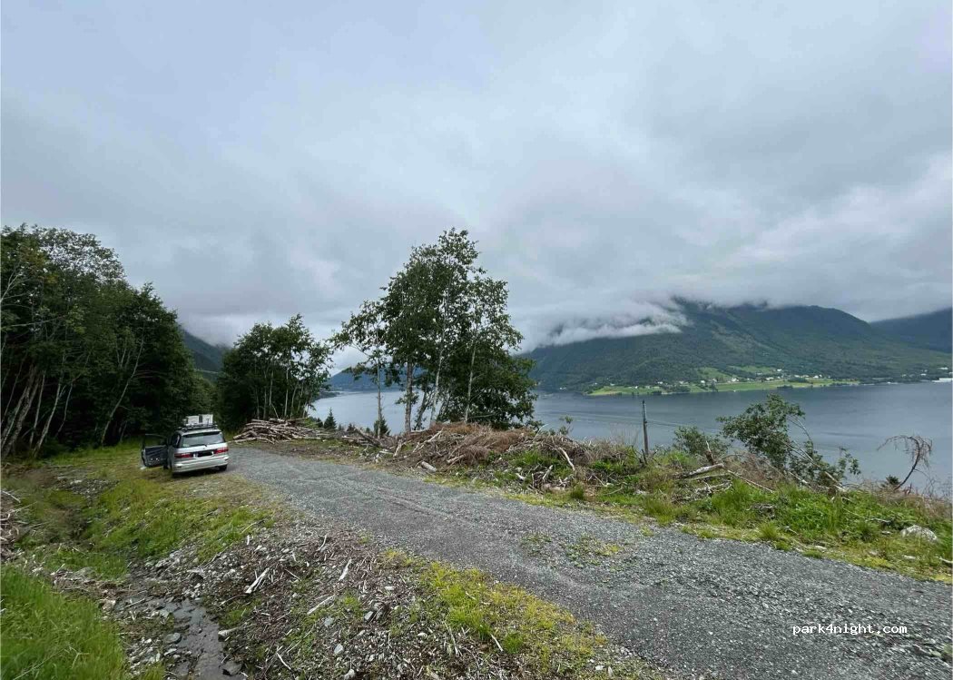 (6160) Rjånes - — foto