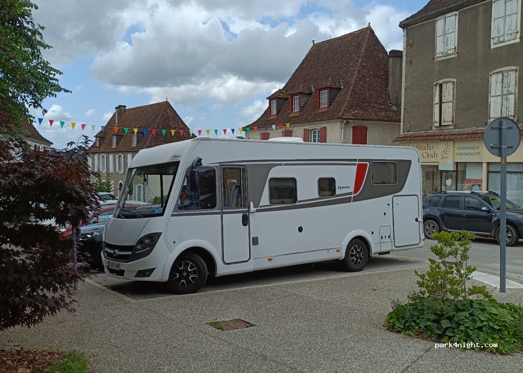 (64390) Sauveterre-de-Béarn - 2 Rue du Pont de Montagne — foto