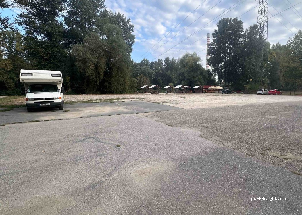 (3580) Tiszaújváros - 1 Vizafogó köz — foto