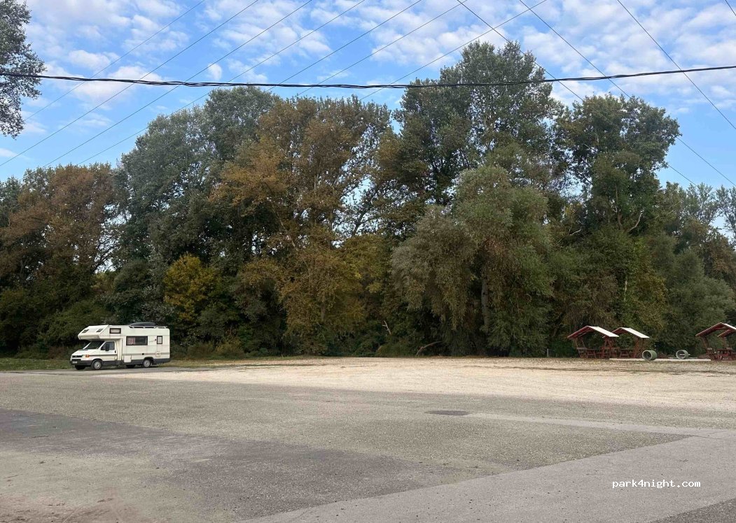 (3580) Tiszaújváros - 1 Vizafogó köz — foto 2
