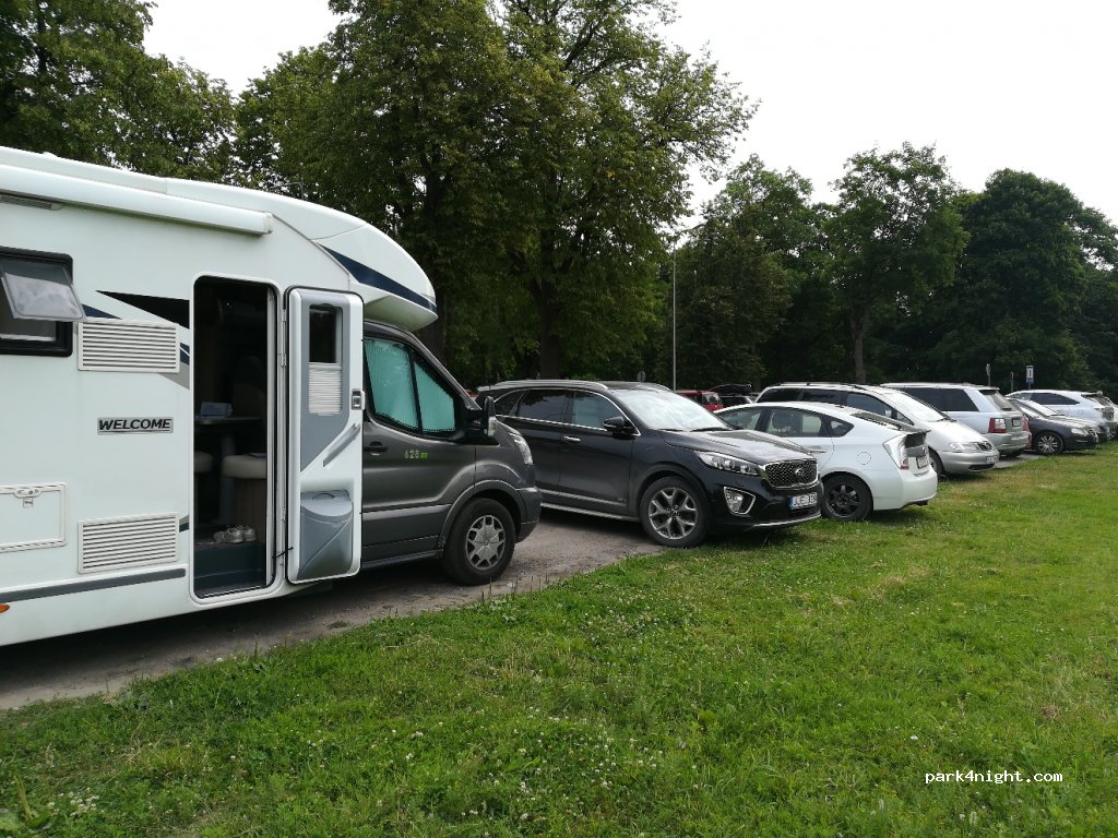 (54127) Raudondvaris - 1 Pilies gatvė — foto