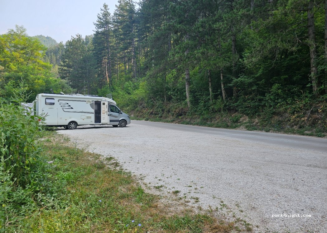(88400) Ljuta - Unnamed Road — foto