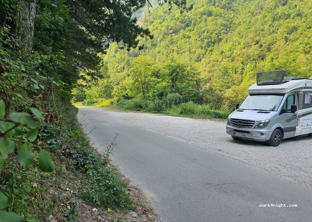 (88400) Ljuta - Unnamed Road — foto 2