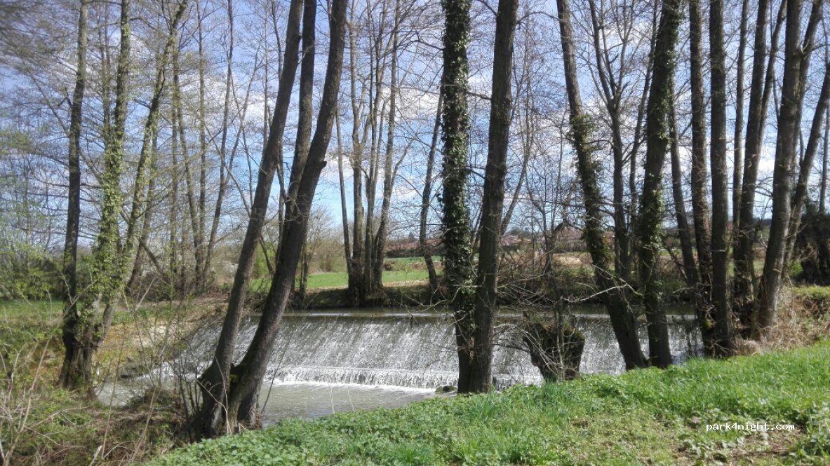 (01990) Baneins - Route de Dompierre — foto