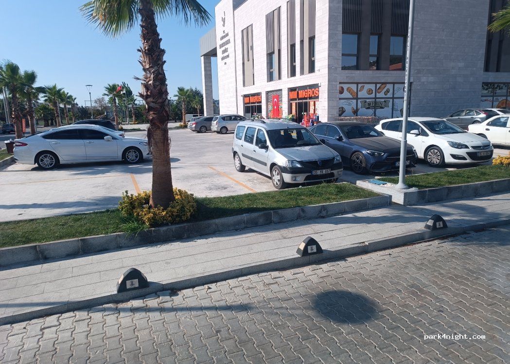 (35980) Dikili - 13 304. Sokak — foto