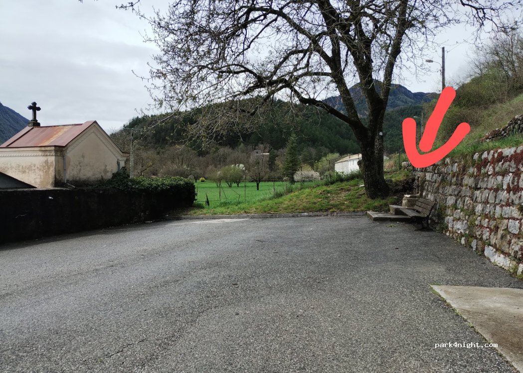 (04120) Castellane - 292 Chemin de Notre Dame — foto 3
