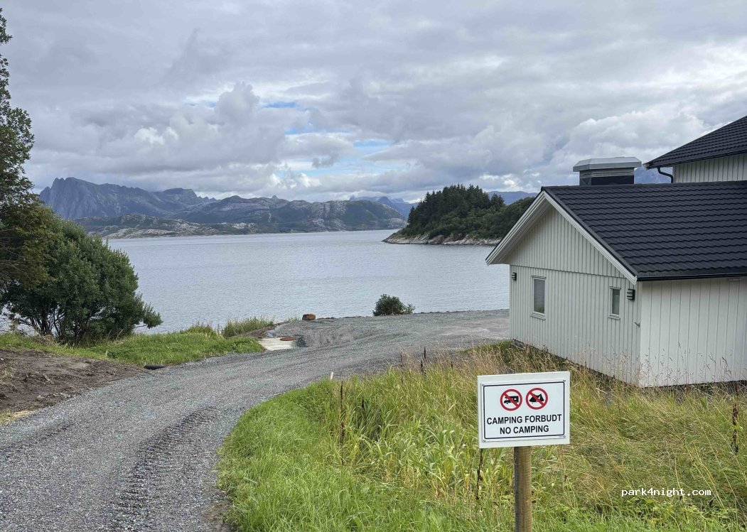 (8193) Rødøy - 20 Sekundær Fylkesveg 432 — foto