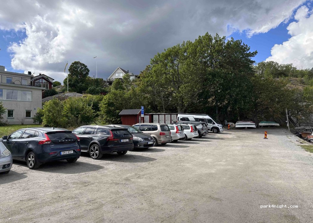 (185 32) Vaxholm - 18 Badhusgatan — foto 3