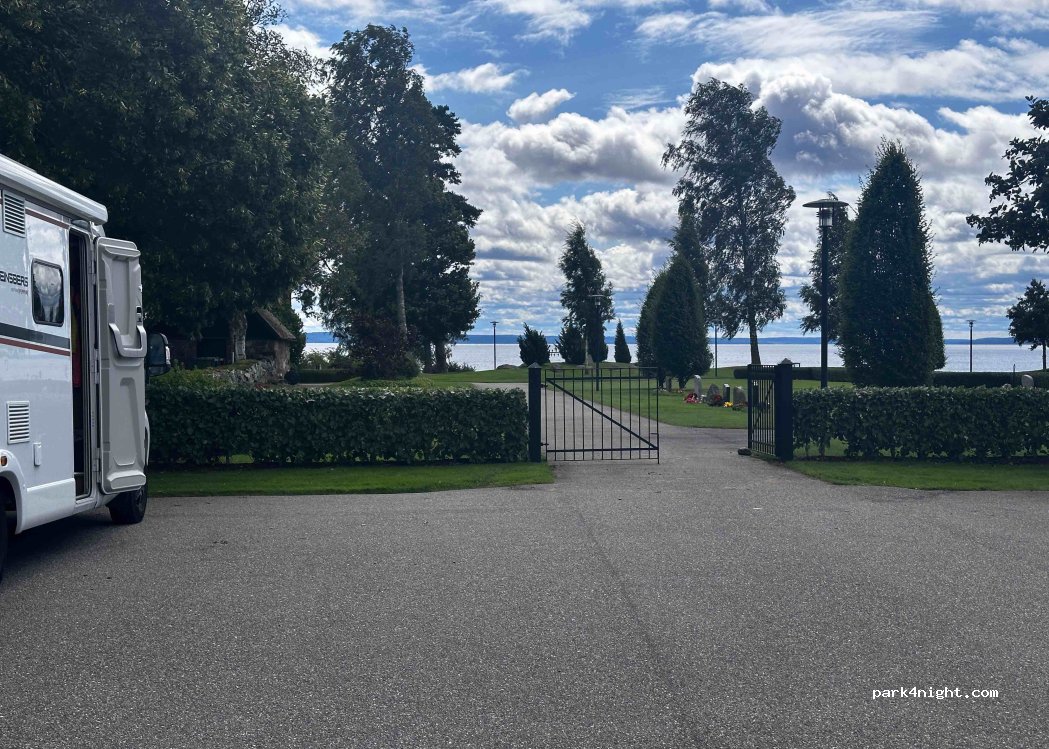 (681 96) Grunnebacka - Unnamed Road — foto