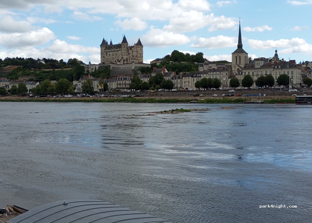(49400) Saumur - 2-6 Quai de la Marine — foto 4