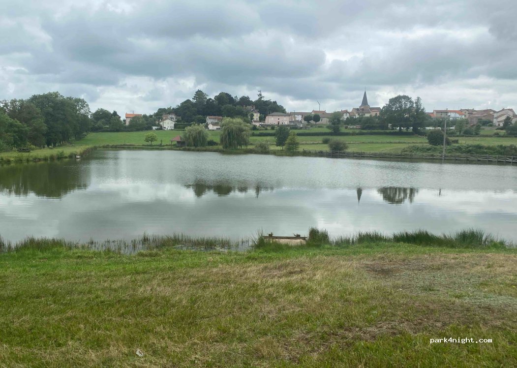(42620) Saint-Martin-d'Estréaux - — foto 2