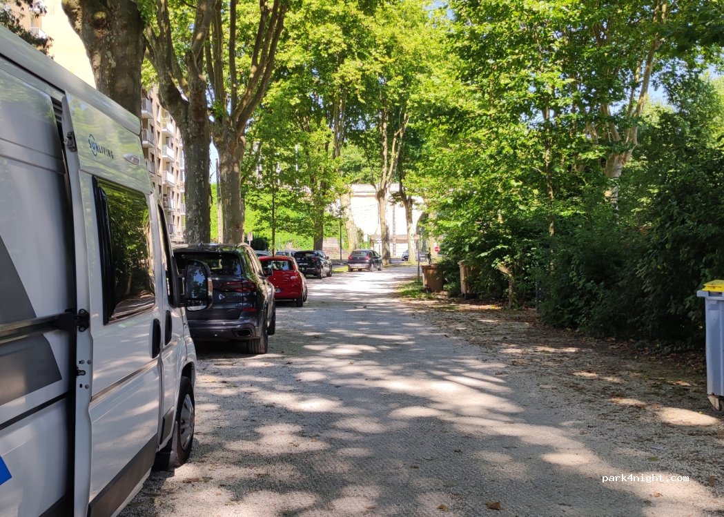 (58000) Nevers - 4 Quai des Eduens — foto