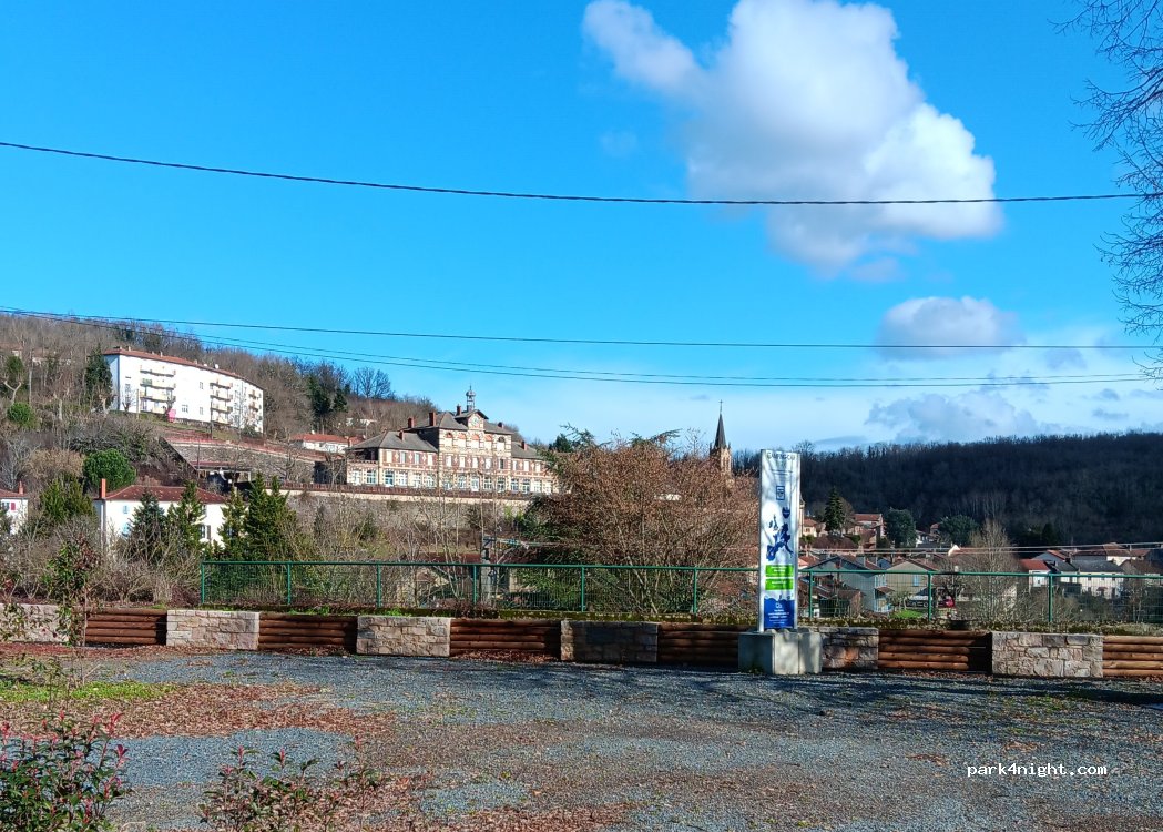 (12110) Aubin - Av. Pierre de Coubertin — foto 4