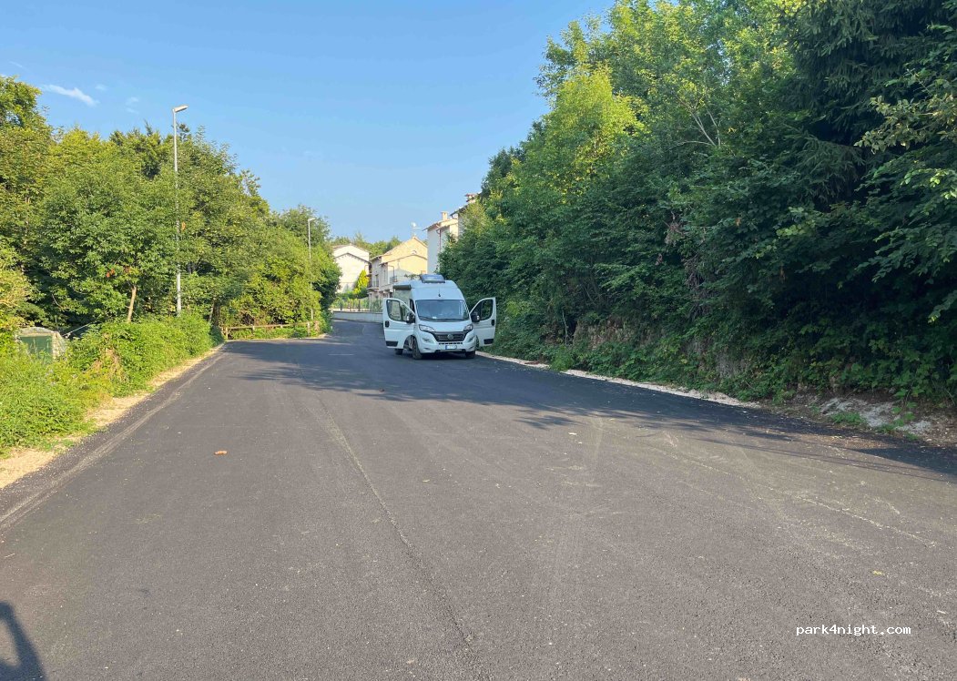 (37021) Bosco Chiesanuova - Unnamed Road — foto