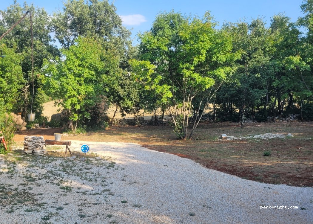 () Kaštel - — foto 2