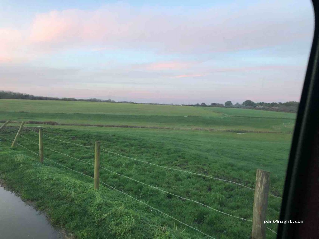 (SO41) Milford on Sea - B3058 — foto 3