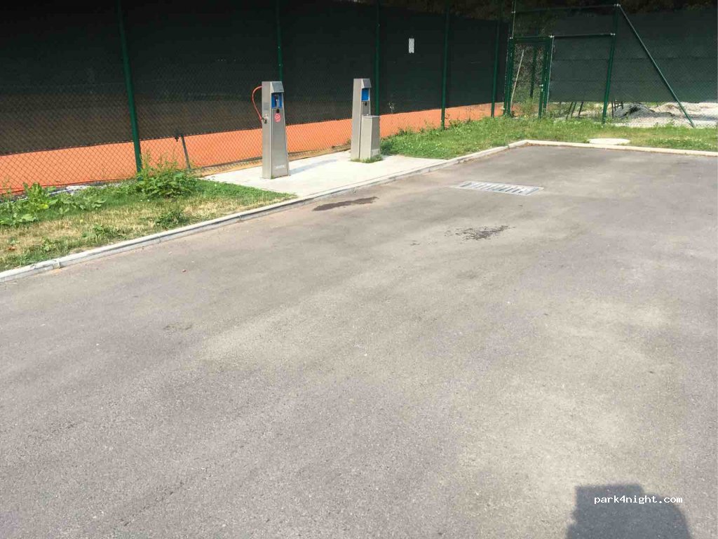 Wohnmobil-Stellplatz 1 Von-Kramm-Weg — foto