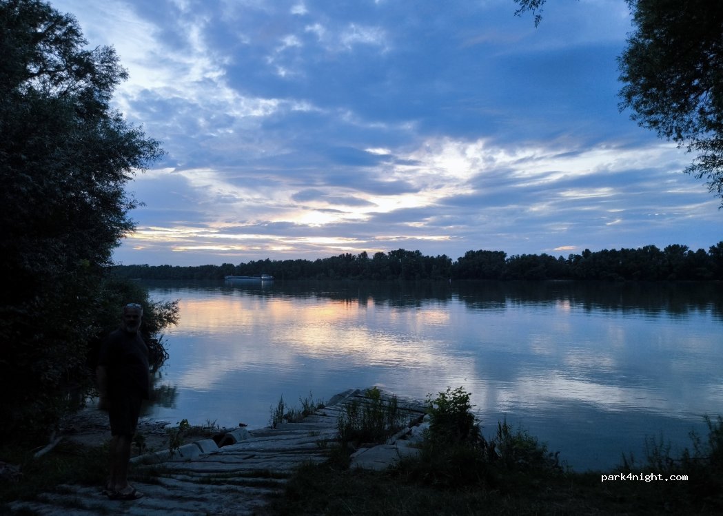 (2903) Komárom - 10 Hajóvontató part — foto 3
