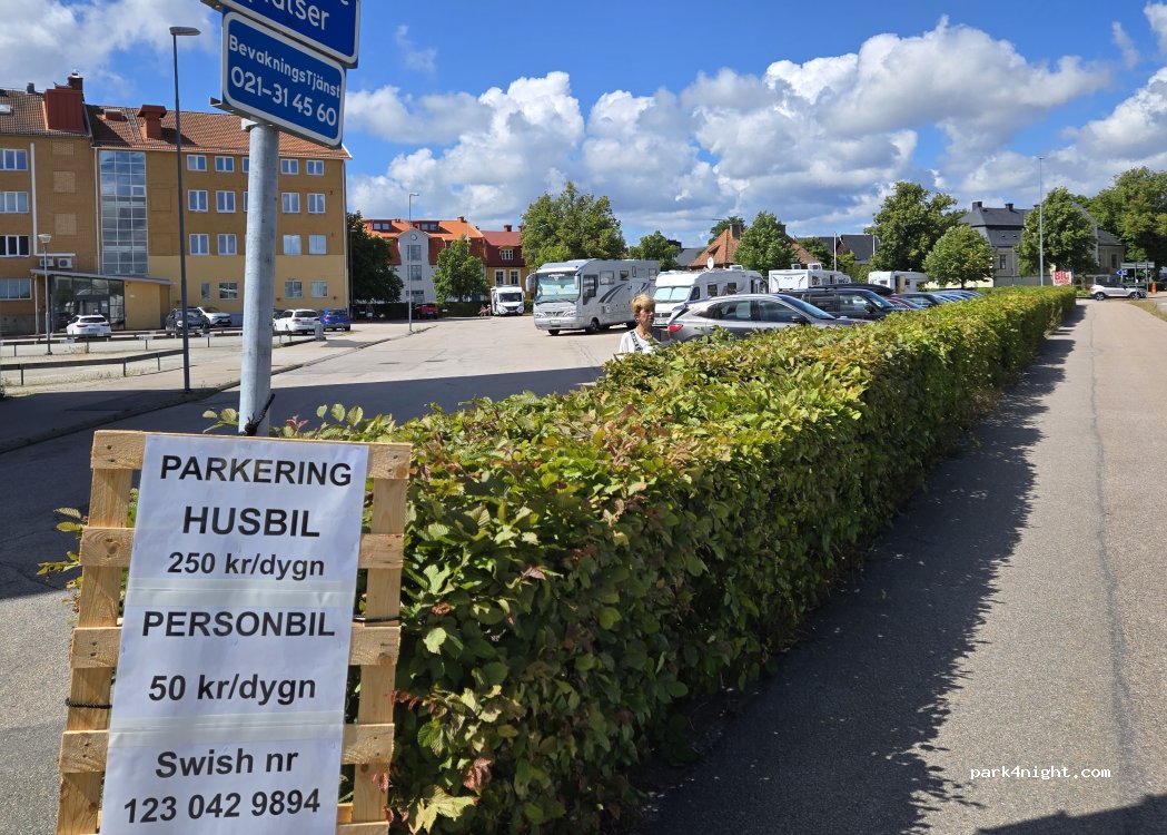 (371 33) Karlskrona - 54 Drottninggatan — foto 3
