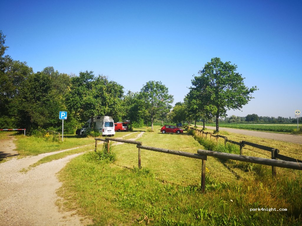 (77743) Neuried - Unnamed Road — foto