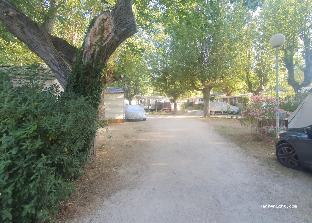 CAMPING MUNICIPAL DU LAC — foto