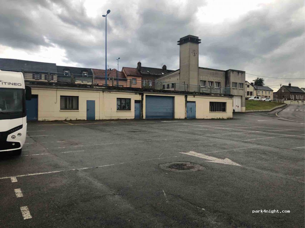 (76340) Blangy-sur-Bresle - Place Roger Thiebault — foto 2